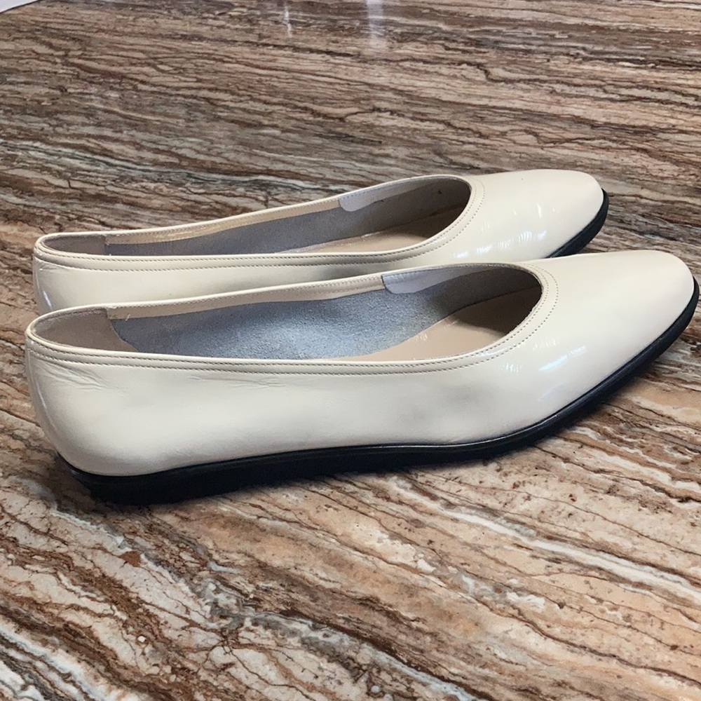 Salvatore Ferragamo Leather Vintage Off-White Slip-on Loafter Shoes Italy - Picture 3 of 9